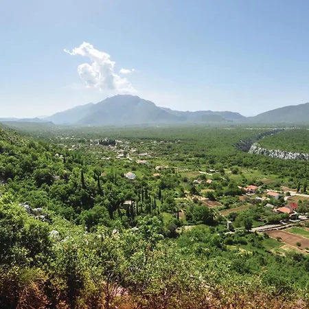 Holiday home 3 Bedroom In Katuni Rubici, Prpusa